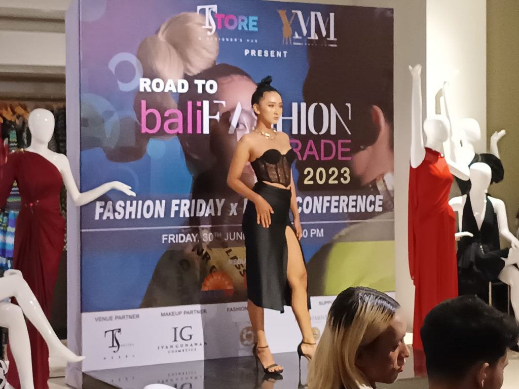 Trend Fashion Tema Bali Fashion Parade