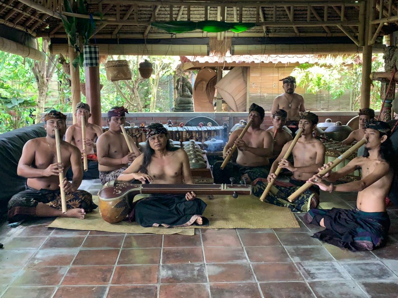  Pergelaran Bulan Bahasa Bali Sanggar Bajrajnyana Music Theater Sajikan “Sanggita Karma Yoga Sanyasa”