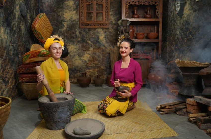  Bule Mengenal Bali Lebih Dekat di Asana Artseum
