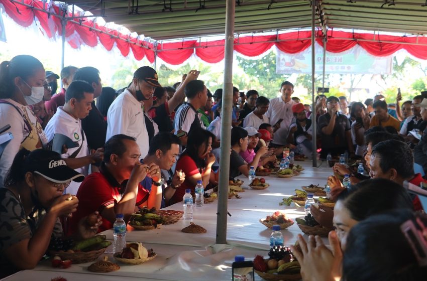  Lomba Makan Buah, Cara Mencintai Produk Lokal