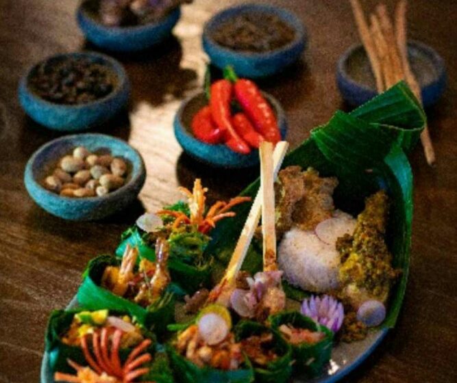  “Sap7a Rasa” Promosi Keragaman Kuliner Indonesia. Aryaduta Bali Sajikan Menu Megibung Balinese Risjttafel