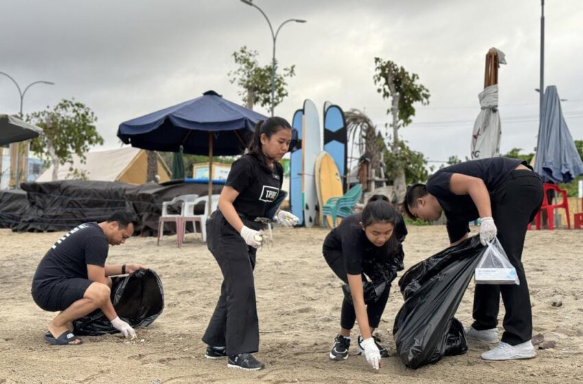  Di Ajang Samudra Eco Festival, Tribe Bali Kuta dan Rip Curl Bersihkan Pantai Kuta