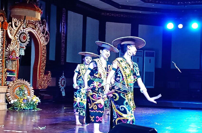  Tim Kesenian Sarawak Malaysia Tampil Total di Bali World Culture Celebration