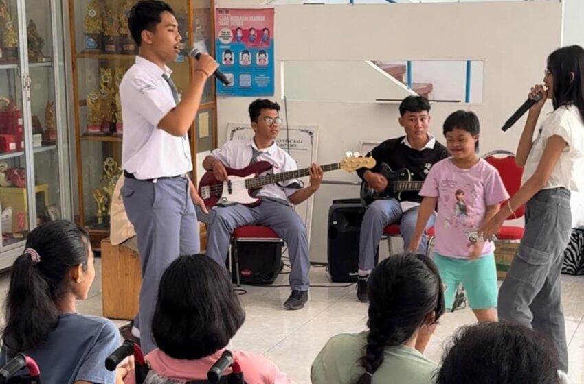  Twee Band: Bahagiakan Siswa SLB D dengan Bermain Musik