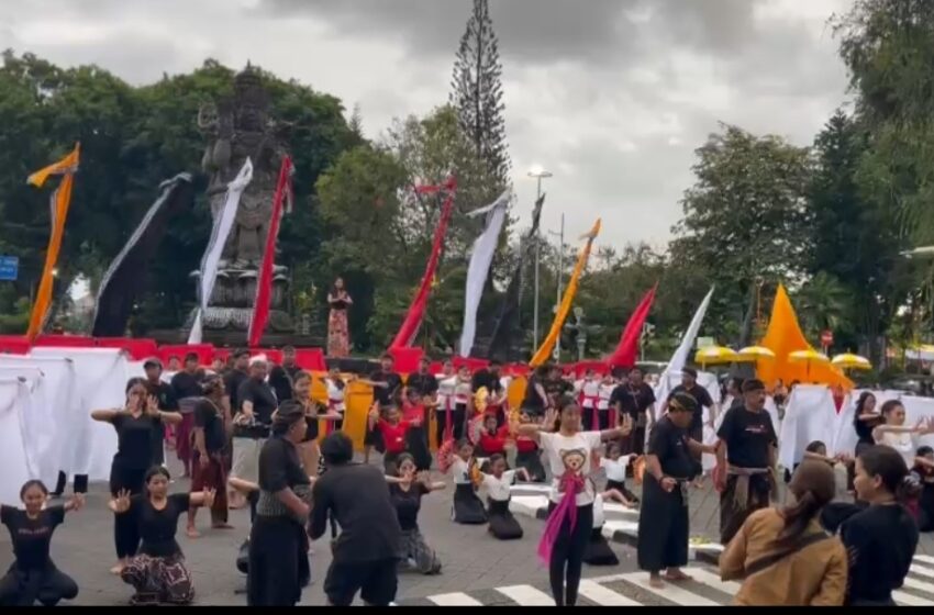  Garapan Seni ‘Catur Guru’ Melepas Matahari di Kota Denpasar