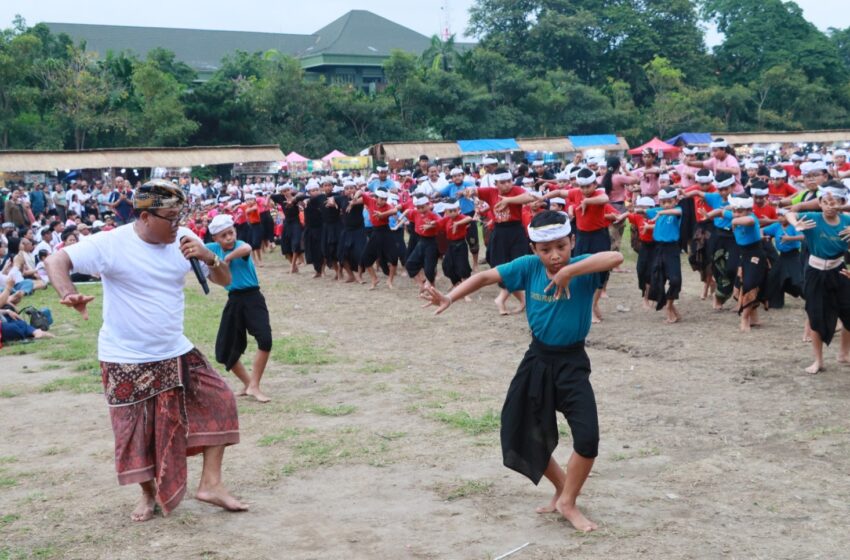  Anak-anak Latihan Menari dan Melepas Matahari