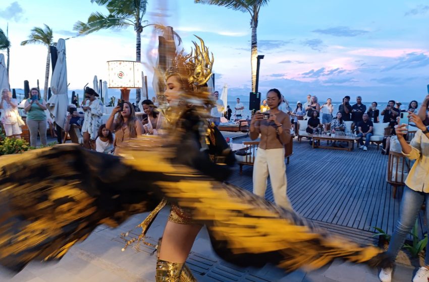  Lenny Hartono Siapkan ‘The Enchanted Glory’, Tampil Diajang Malaysia Fashion Week