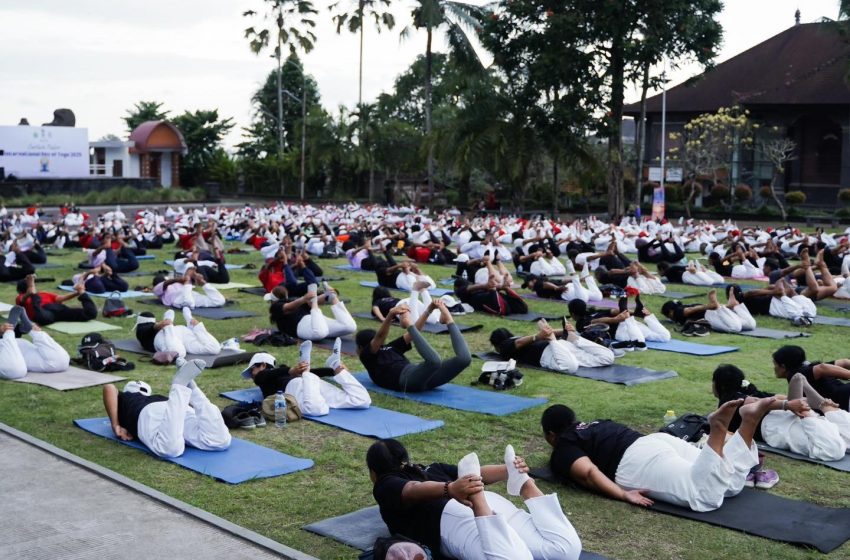  Tirai Hari Yoga Internasional ke-11 di Tabanan: Merasakan Kekuatan Transformatif Yoga