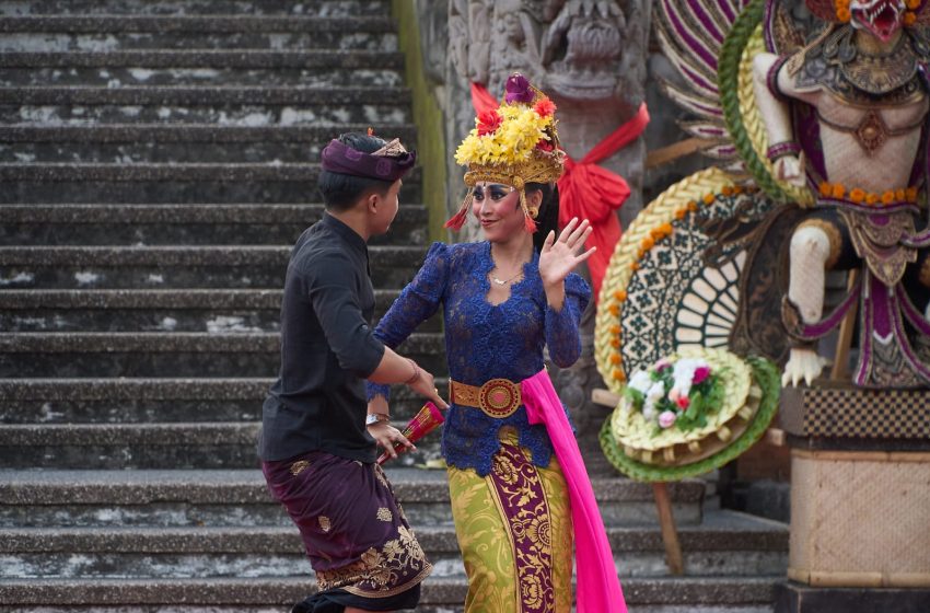  Penari ‘Bajang’ Joged Bumbung Padma Sari Memikat Penonton di PKB Ke-47