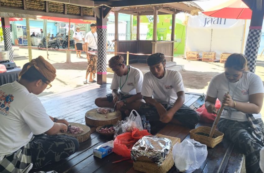  Anak-anak Muda Adu Kepiawaian Membuat ‘Lawar’