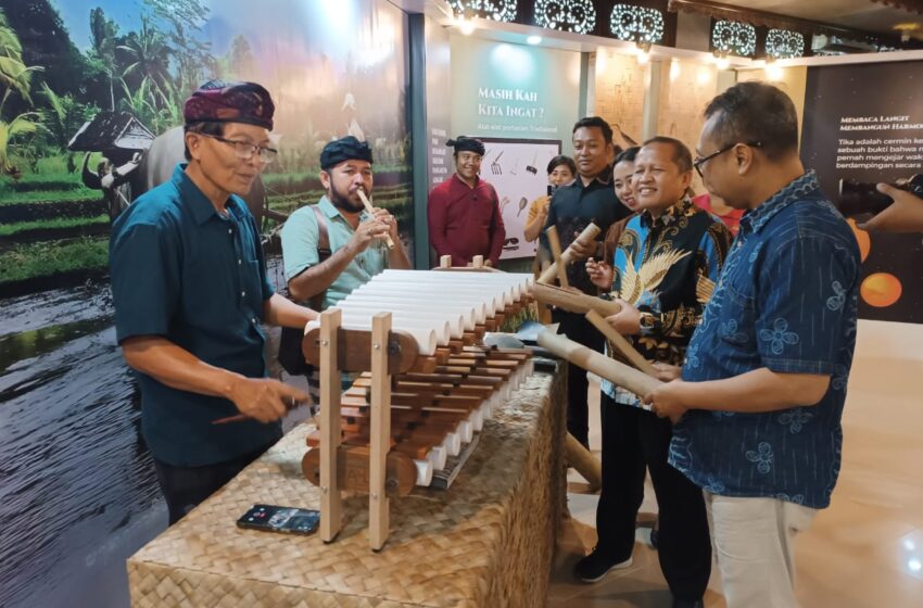  Seminar dan Pameran Sri Nadi Persiapan Monumen Perjuangan Rakyat Bali Menuju Digitalisasi