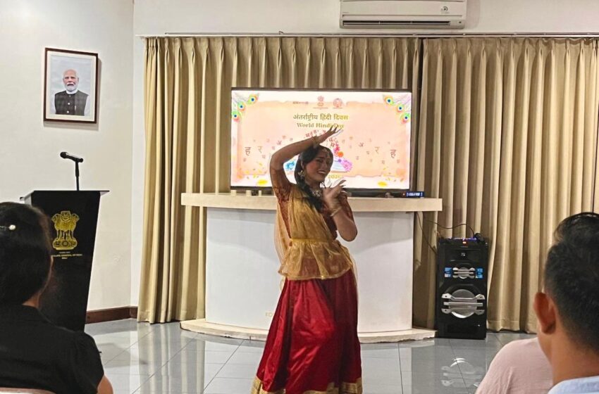  Pertunjukan Budaya Mewarnai Perayaan Hari Bahasa Hindi Sedunia di Bali