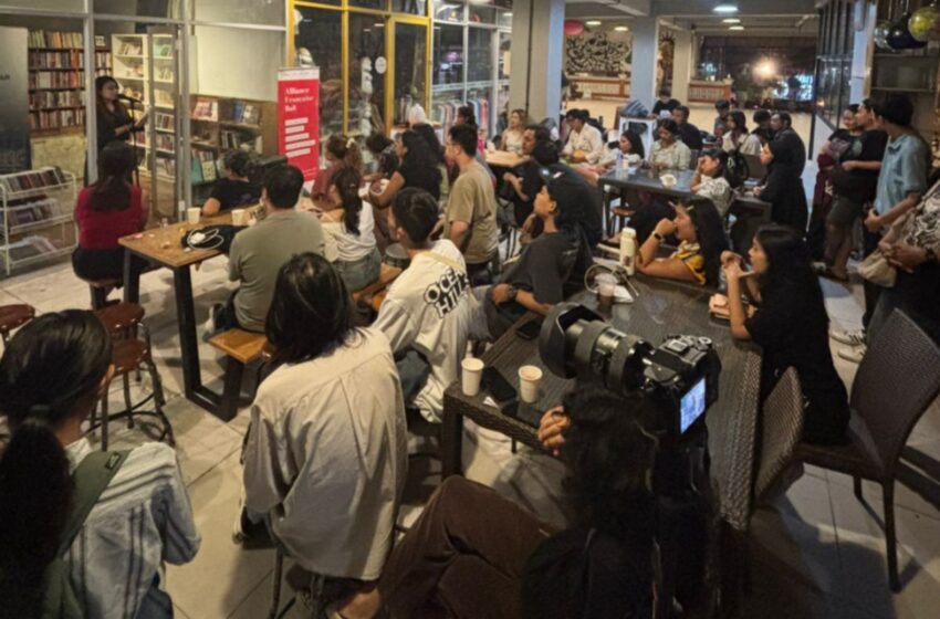  Nuit de la Poésie: Apresiasi Sastra Lintas Bahasa di Tengah Riuh Kehidupan Social-Politik