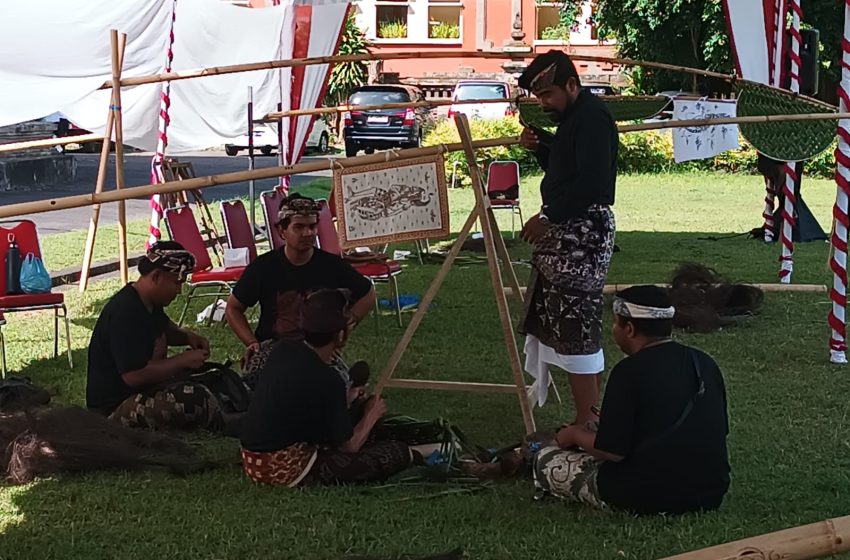  Merawat Tradisi, Lima Kelompok Muda Beradu Kepiawaian Membuat Sunari