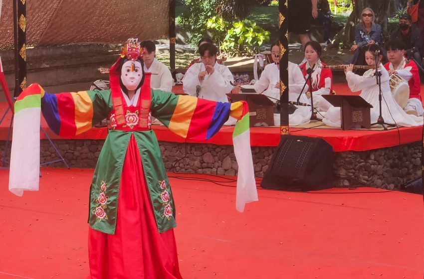  Mahasiswa Korea Selatan Tampilkan Bongsan Talchum di PKB XLVIII